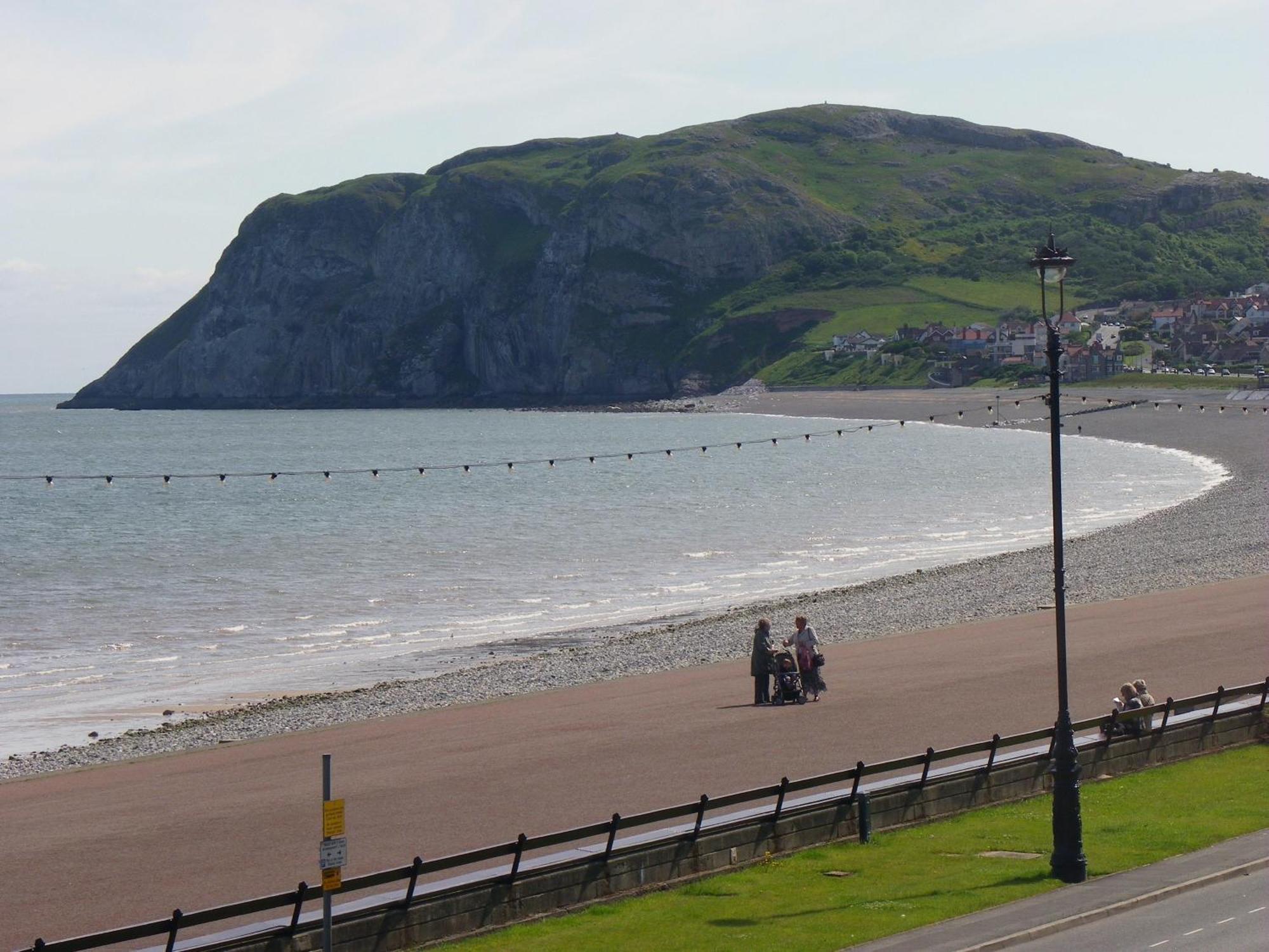 The Oasis Hotel Llandudno Buitenkant foto
