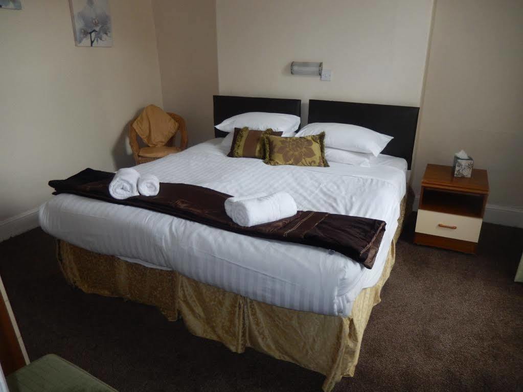 The Oasis Hotel Llandudno Buitenkant foto