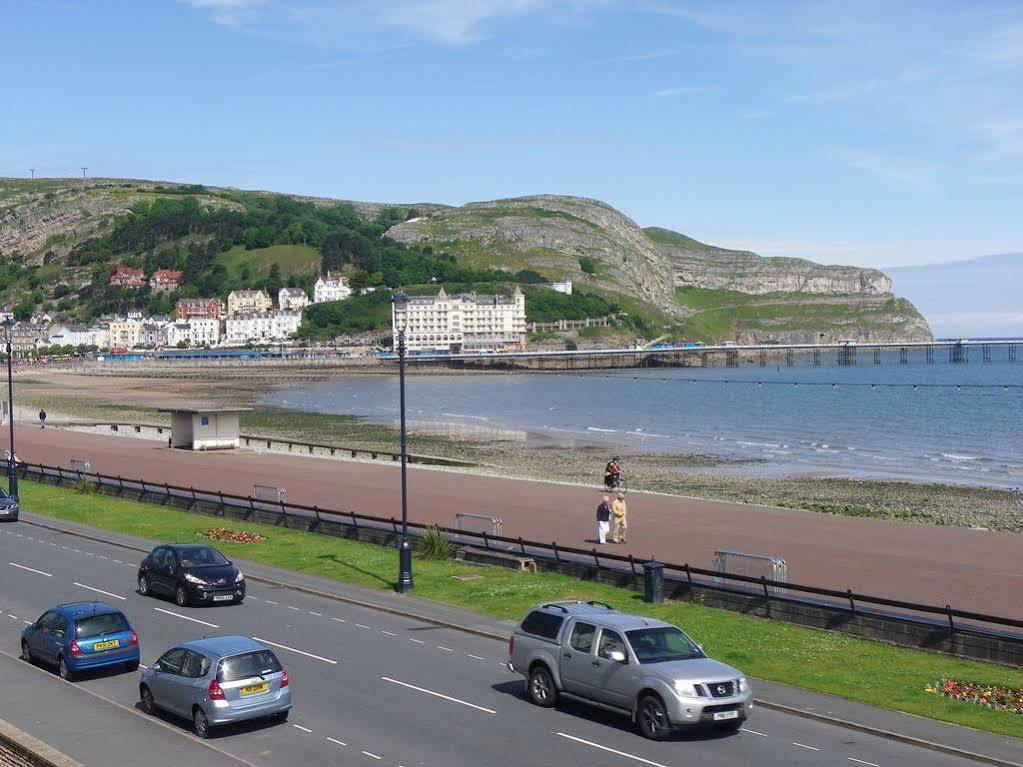 The Oasis Hotel Llandudno Buitenkant foto